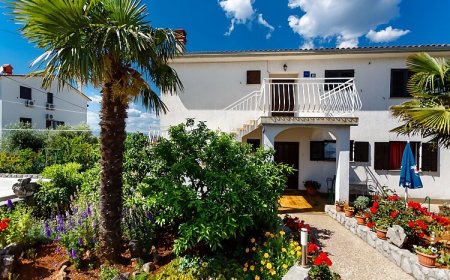 Apartments Karabaic Njivice