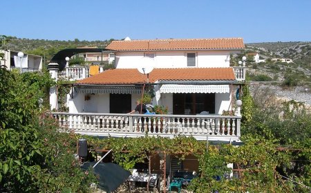 Apartmani Miki Rogoznica