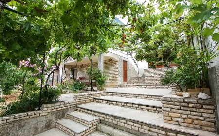 Apartments Braco Arbanija