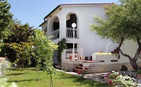 Apartmanok Parkolóhellyel Baska, Krk - 5430 Baška