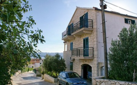 Apartmanok és Szobák Parkolóhellyel Bol, Brac - 2926 Bol