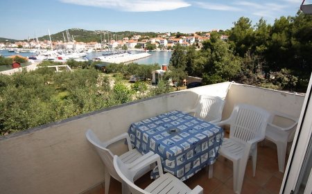 Családi Apartmanok A Tenger Mellett Jezera, Murter - 9502 Jezera