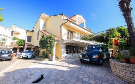 Apartment Flora Pješčana Uvala