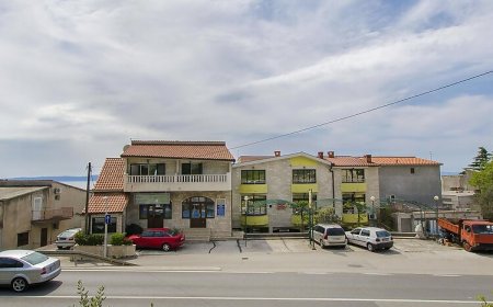Apartment and Rooms Ivan Makarska
