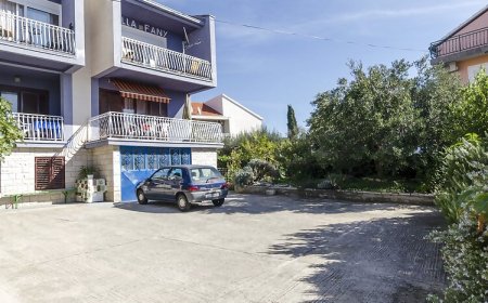 Apartments Franciska Brodarica