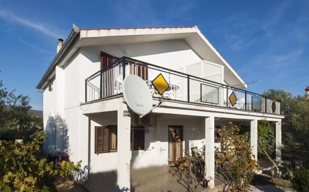 Apartmanok Parkolóhellyel Rogoznica - 15005