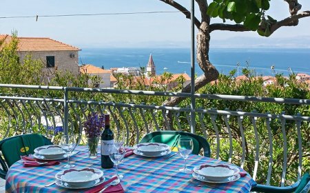 Apartmanok Parkolóhellyel Postira, Brac - 3065 Postira