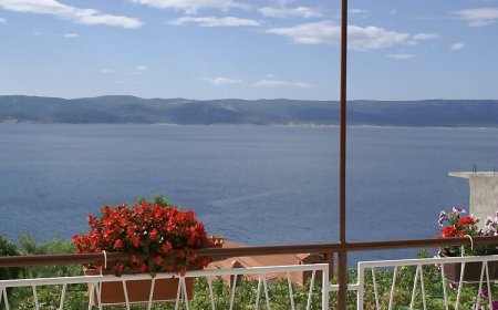 Apartmanok A Tenger Mellett Pisak, Omis - 1010 Pisak