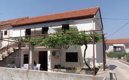 Apartmanok Parkolóhellyel Guduce, Ugljan - 20760 Guduće