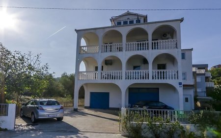 Apartments Tomislav Slatine