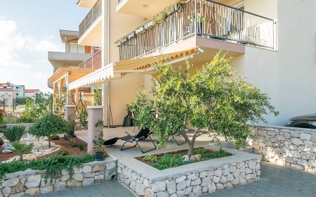 Apartment Beautiful garden Brodarica