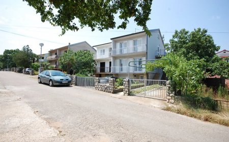 Apartments Jakobi Njivice