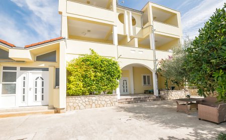 Apartments Only For Family Stara Novalja