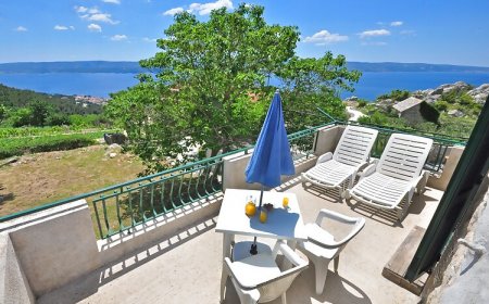 Apartmanok Parkolóhellyel Omis - 15767 Omiš