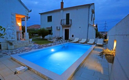 Apartment Ana with private pool Solin