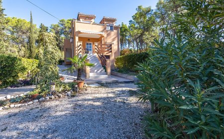 Apartments Near center Vrboska