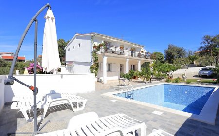 Apartmanok Családok Részére Medencével Razanj, Rogoznica - 17867 Ražanj