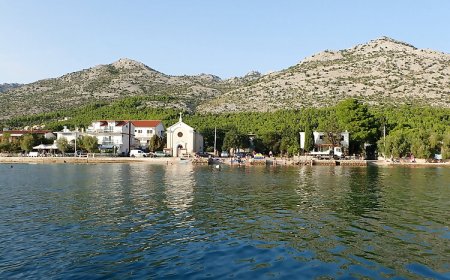 Apartment Amarena-50 m from the beach Starigrad Paklenica