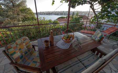 Apartment Vera Okrug Gornji