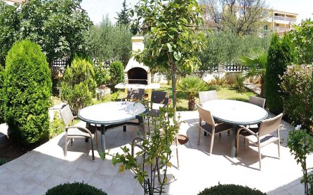 Apartmanok és Szobák Parkolóhellyel Vodice - 4164