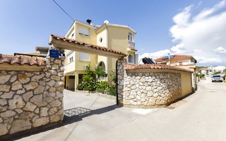 Apartments and Room Take it easy Tribunj