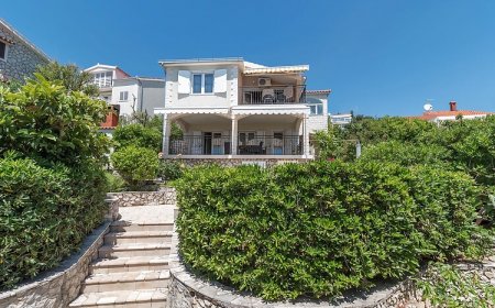 Apartment Daniela Okrug Gornji