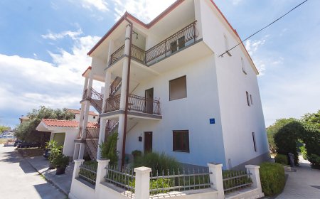 Apartment Lorenzo Seget Donji