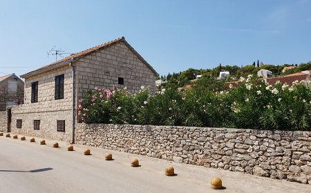 Apartmanok Internet Hozzáféréssel Sutivan, Brac - 17825 Sutivan