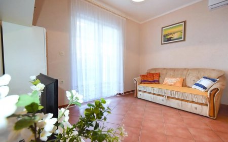 Apartmanok és Szobák Parkolóhellyel Malinska, Krk - 20371 Malinska