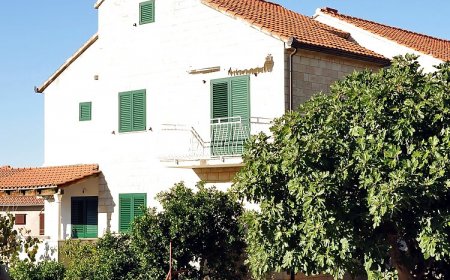 Apartments and Rooms Anka Supetar