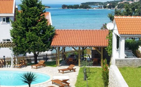 Apartmanok Családok Részére Medencével Kampor, Rab - 3214 Kampor