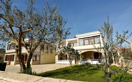 Apartmanok Parkolóhellyel Vir - 18513