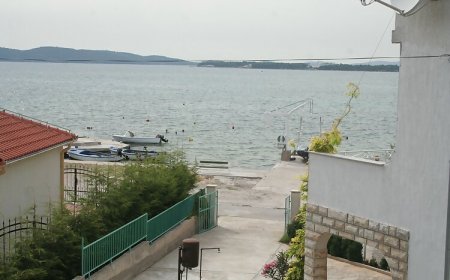 Apartmanok A Tenger Mellett Brodarica, Sibenik - 4221 Brodarica
