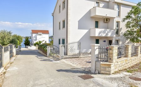 Apartments Anka Rogoznica