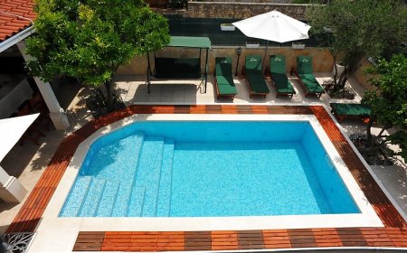 Apartmanok A Tenger Mellett Medencével Sutivan, Brac - 16846 Sutivan