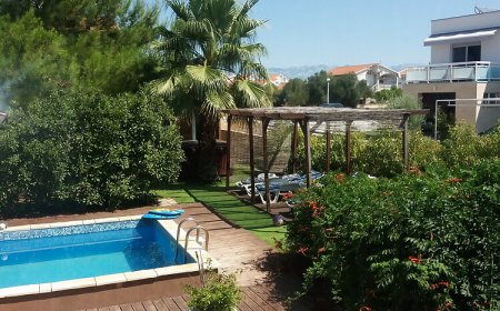 Villa Garden Vir