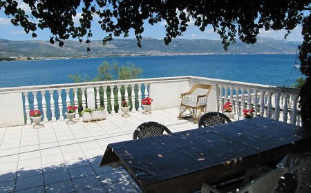 Apartment Roza Arbanija