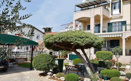 Apartments Ivan by the sea Vodice