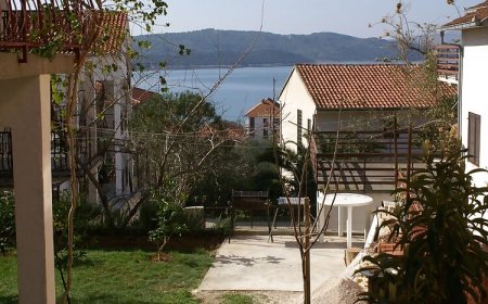 Apartmanok Parkolóhellyel Okrug Gornji, Ciovo - 4321 Okrug Gornji