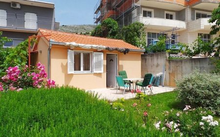 Apartmanok Parkolóhellyel Seget Vranjica, Trogir - 19022 Seget Vranjica