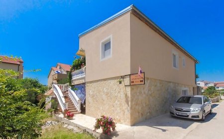 Apartments Mirella Tribunj