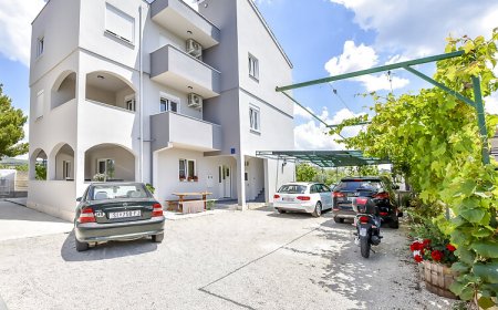 Apartments Juro Rogoznica