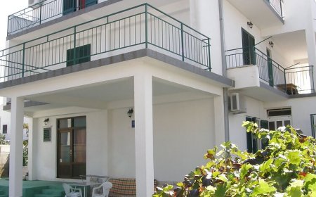 Apartments Polly Primosten