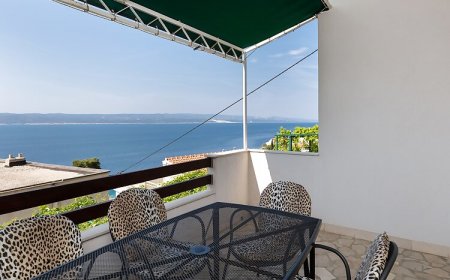 Apartmanok Parkolóhellyel Pisak, Omis - 5975 Pisak