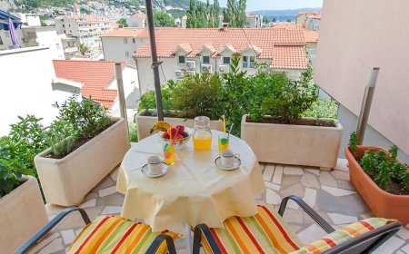 Apartments Zecic Omis