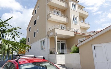 Apartments Danica Primosten