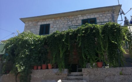 Apartmanok Parkolóhellyel Postira, Brac - 12051 Postira