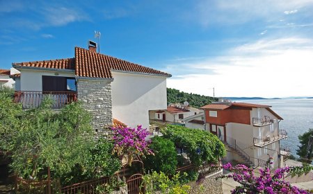 Apartmanok A Tenger Mellett Okrug Donji, Ciovo - 18300 Okrug Donji