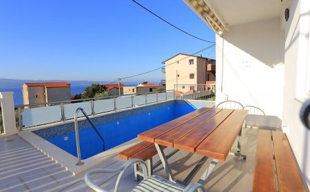 Apartmanok Medencével Mali Rat, Omis - 9698 Mali Rat