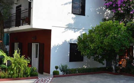 Apartment and Rooms Danica Podaca